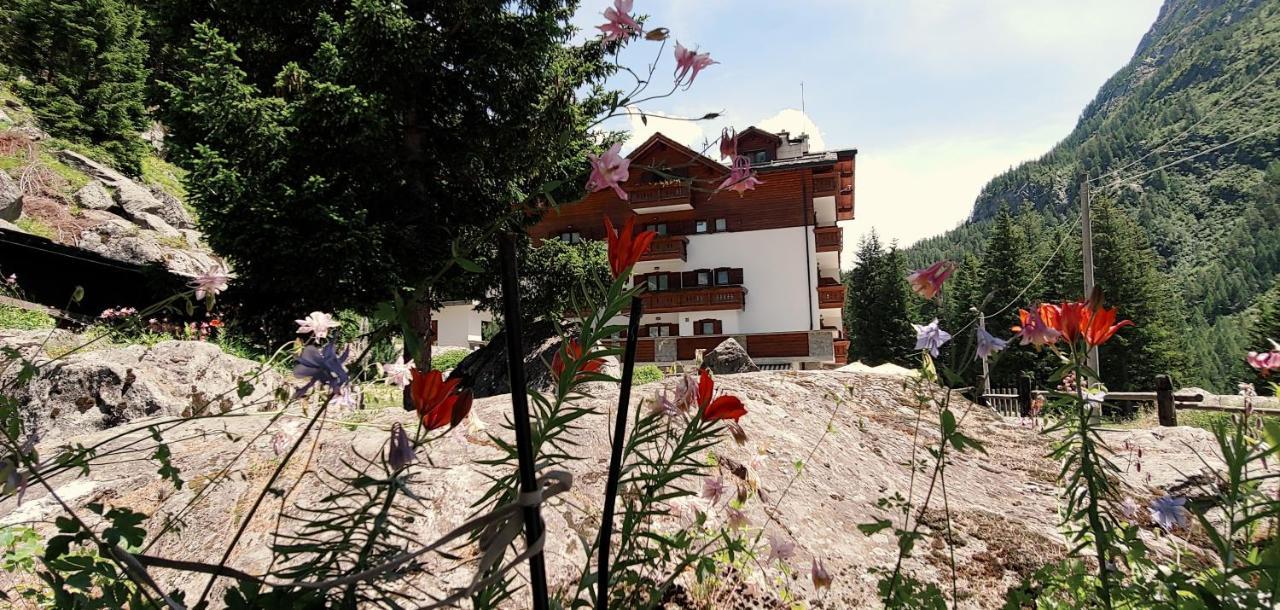 Hotel Gembro Chiesa in Valmalenco Dış mekan fotoğraf